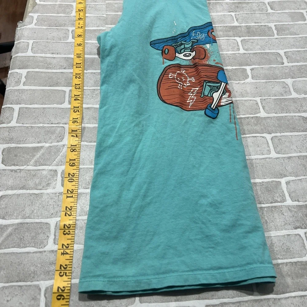 Vintage Place boy XXLarge (16) Live 2 Skate graphic t-shirt